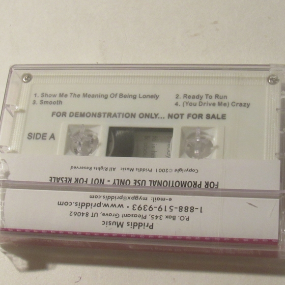 GPX Karaoke Party Machine, AM-FM Radio, Cassette Recorder, Microphone, RN: C1007 - Picture 10 of 16